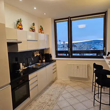 Panorama View Design Apts In Old Town - Free Parking